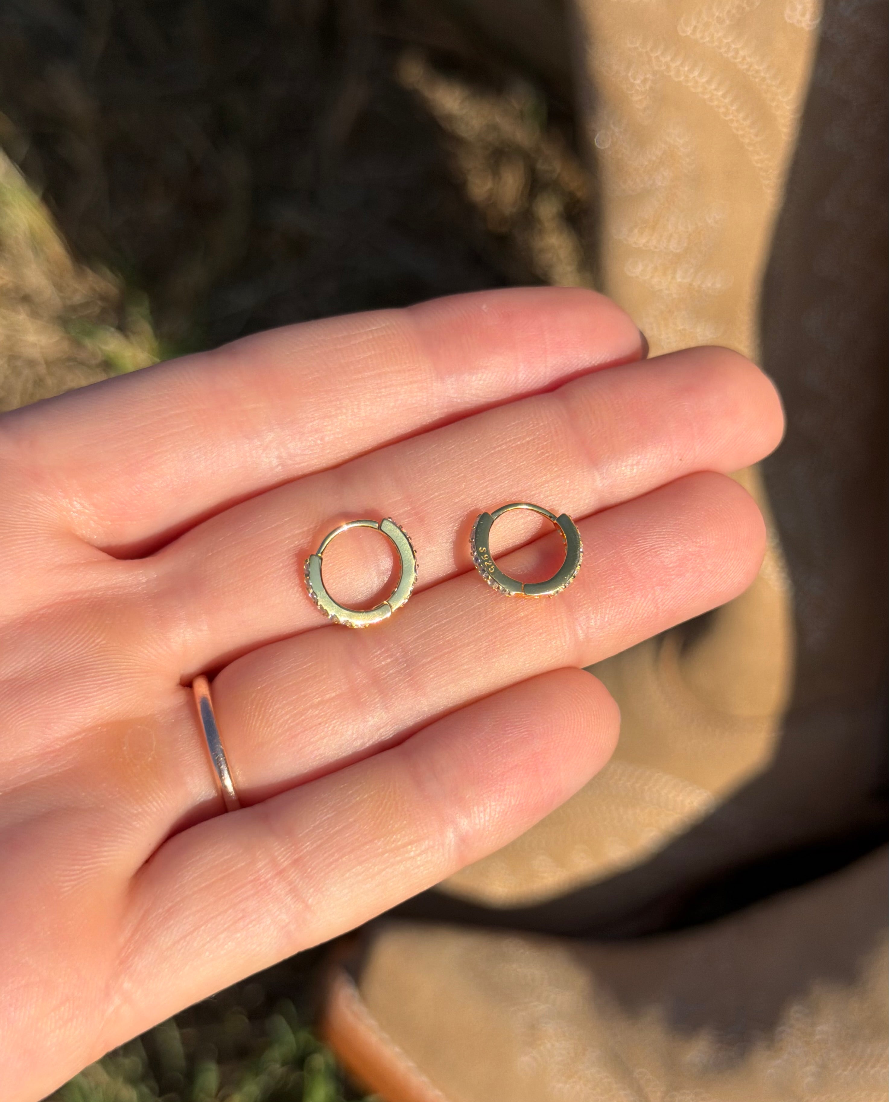 Simple Pave Setting Hoop Earrings: Gold / 1.2 cm