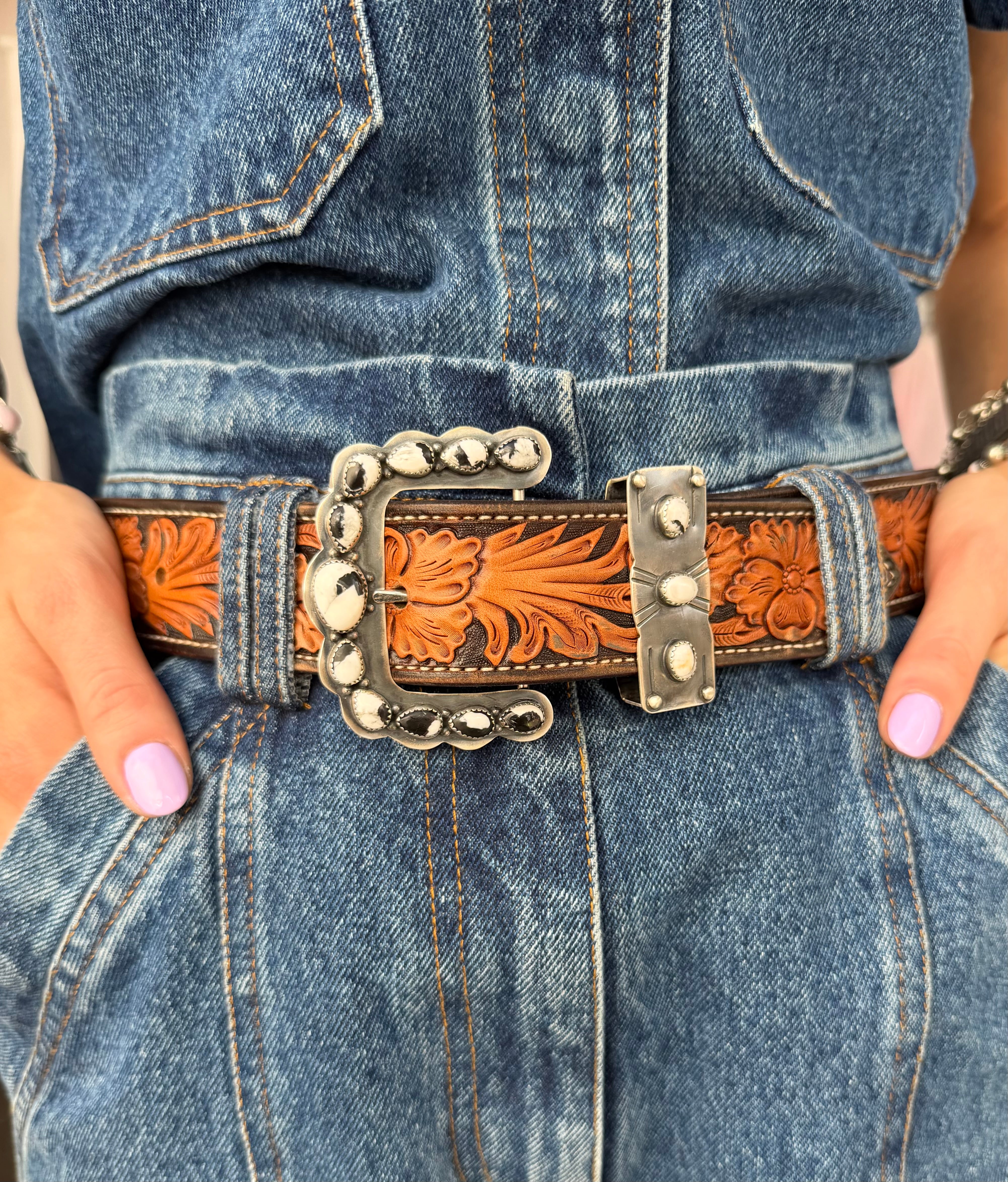 Buckle Set White Buffalo