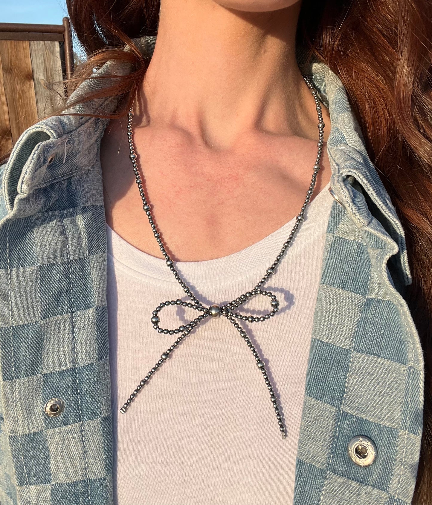 Graduated Bow Necklace 21inch