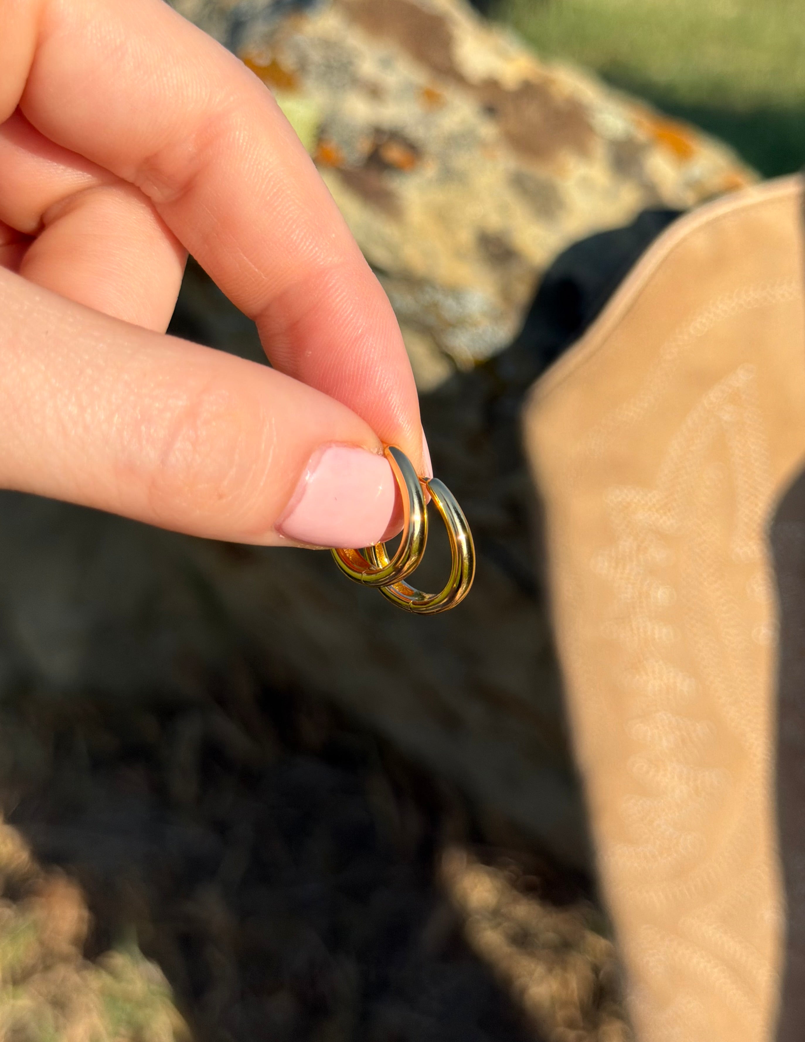 Oval Hoops: Gold
