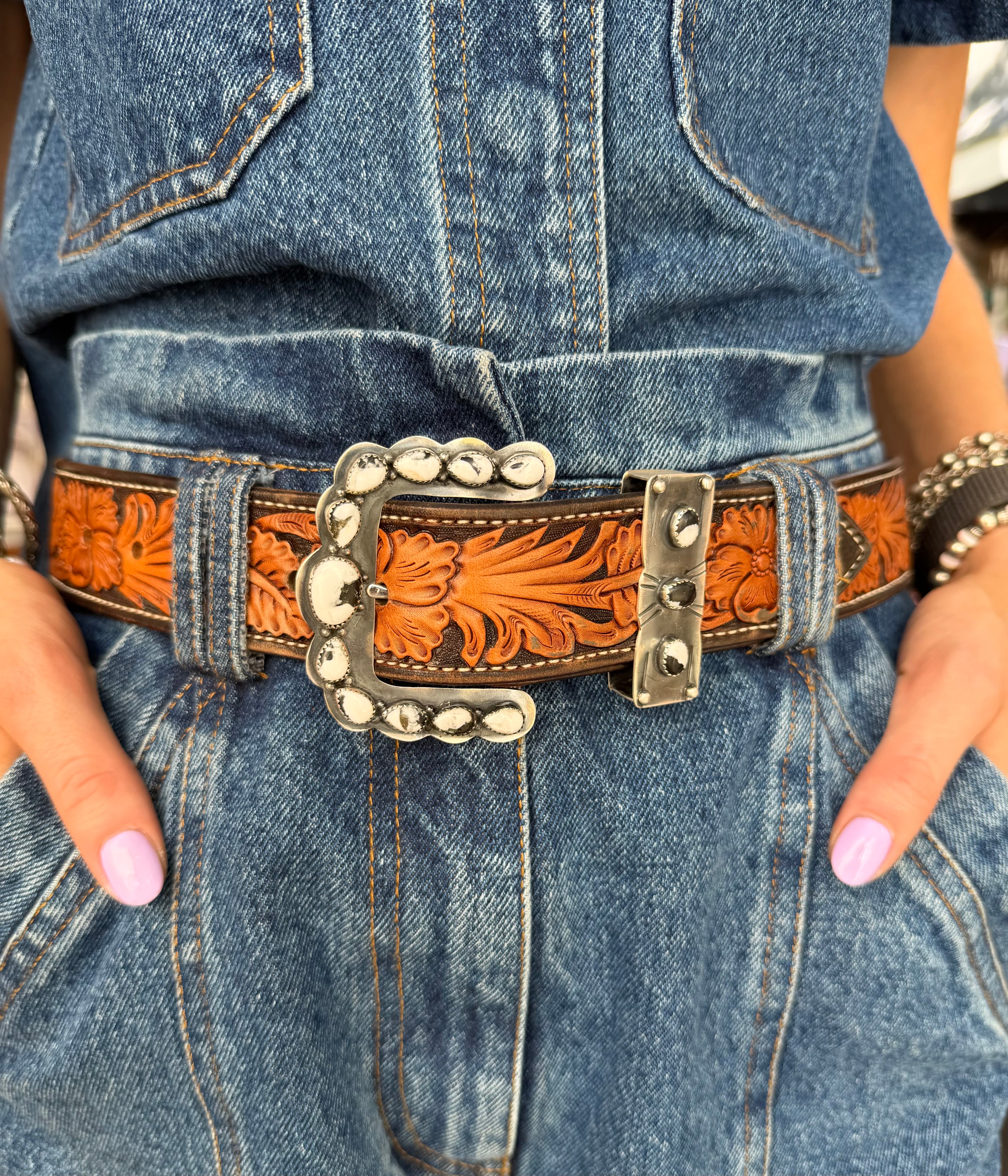 Buckle Set White Buffalo