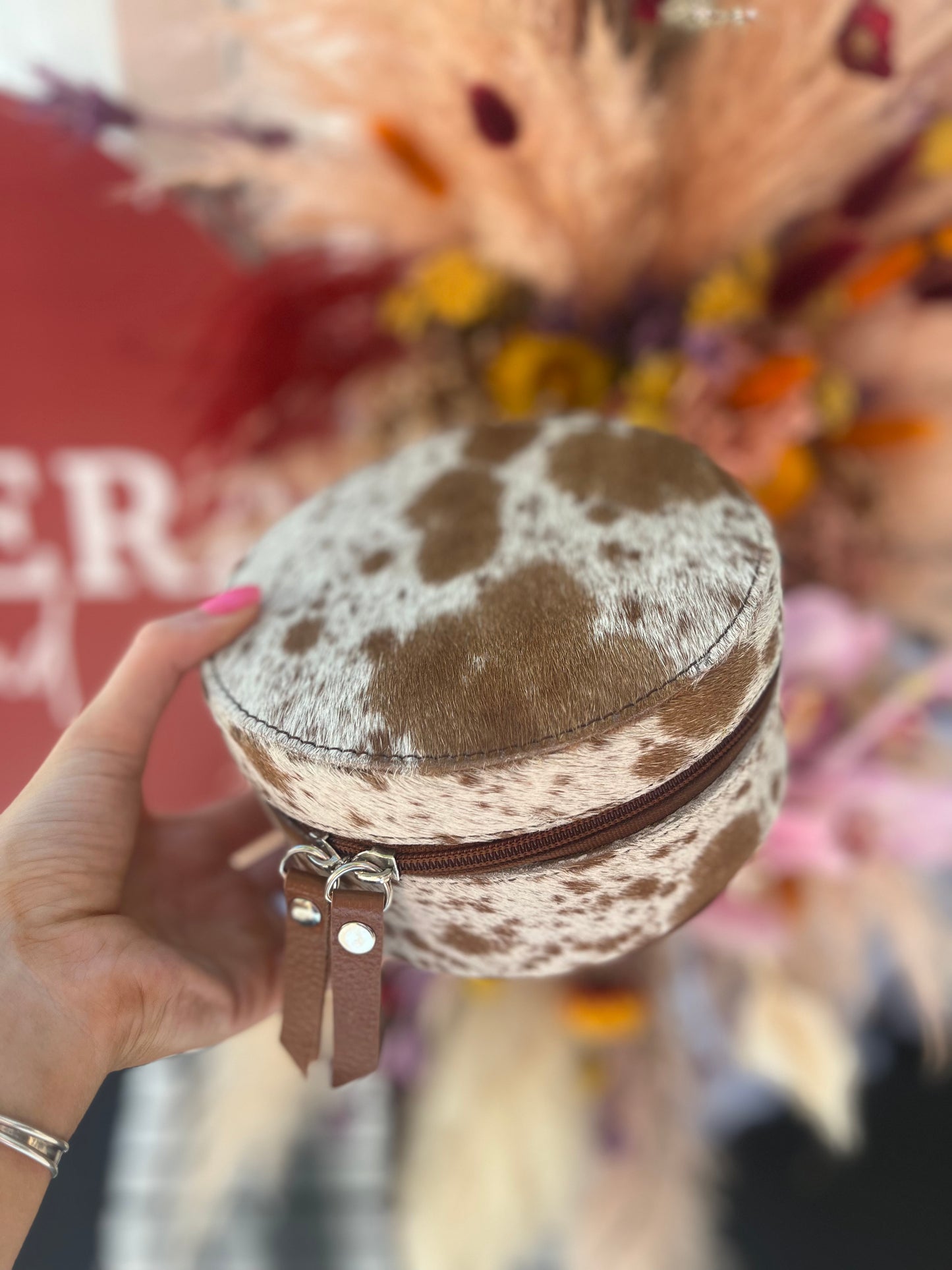 Round Cowhide Jewellery Case