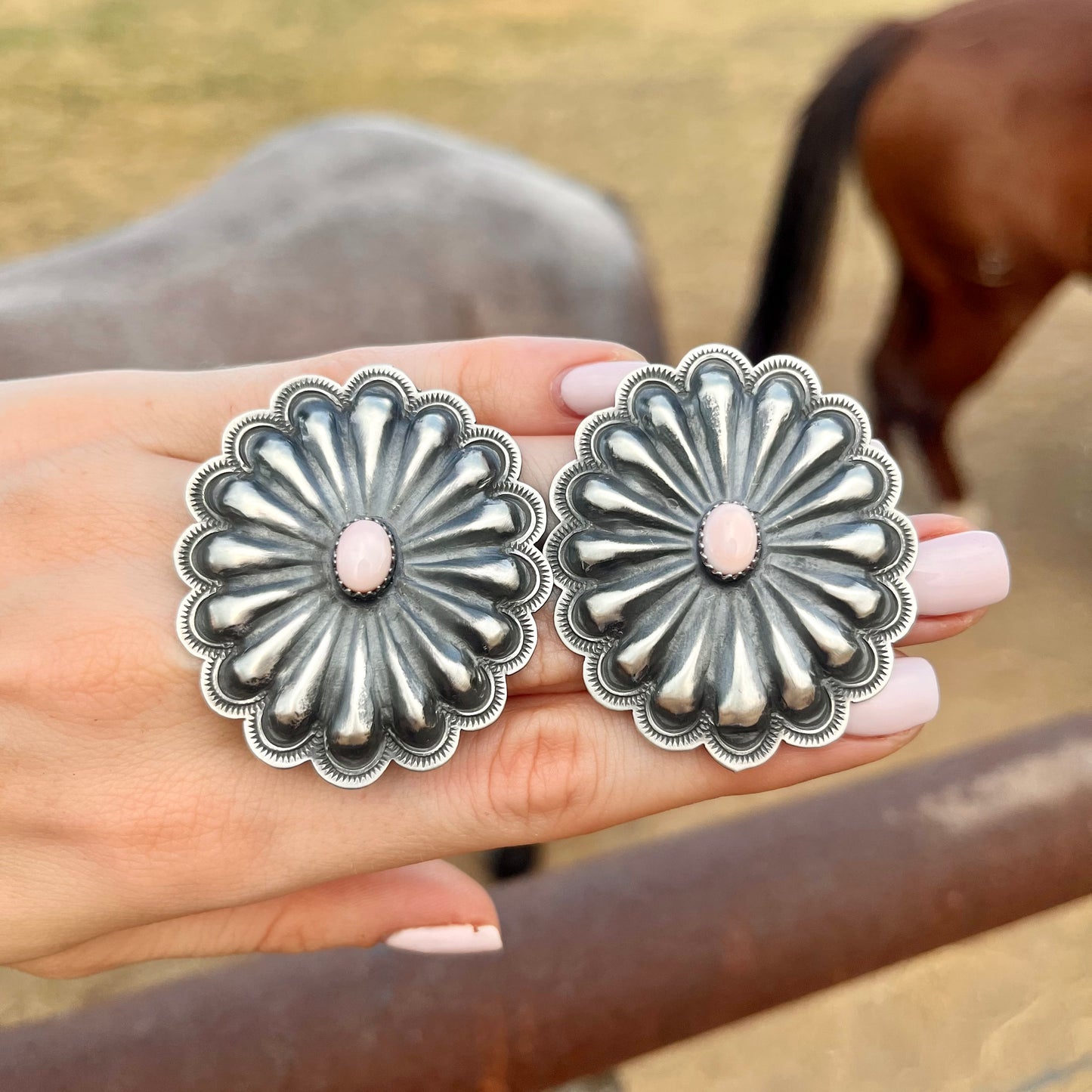 Large Concho Pink Conch Studs