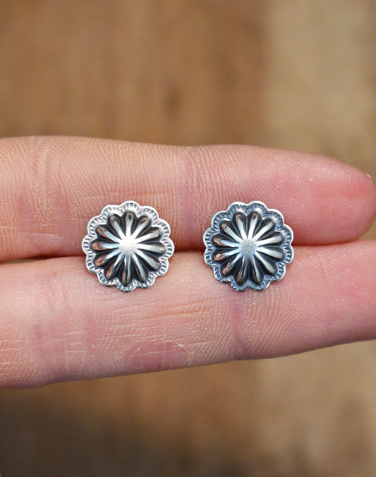 Daisy Studs